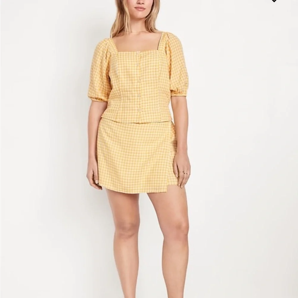 Old Navy High-Waisted Linen-Blend Mini
Wrap Skort - Yellow Gingham - Picture 4 of 8